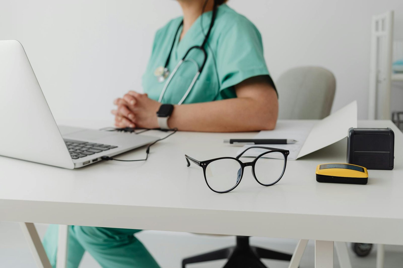 Comparativa completa: N8N, Make y Zapier para la automatización en centros médicos